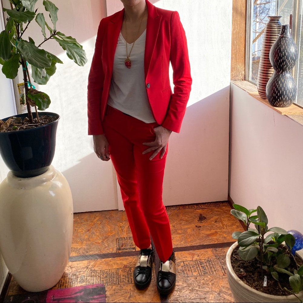 T8 Red suit